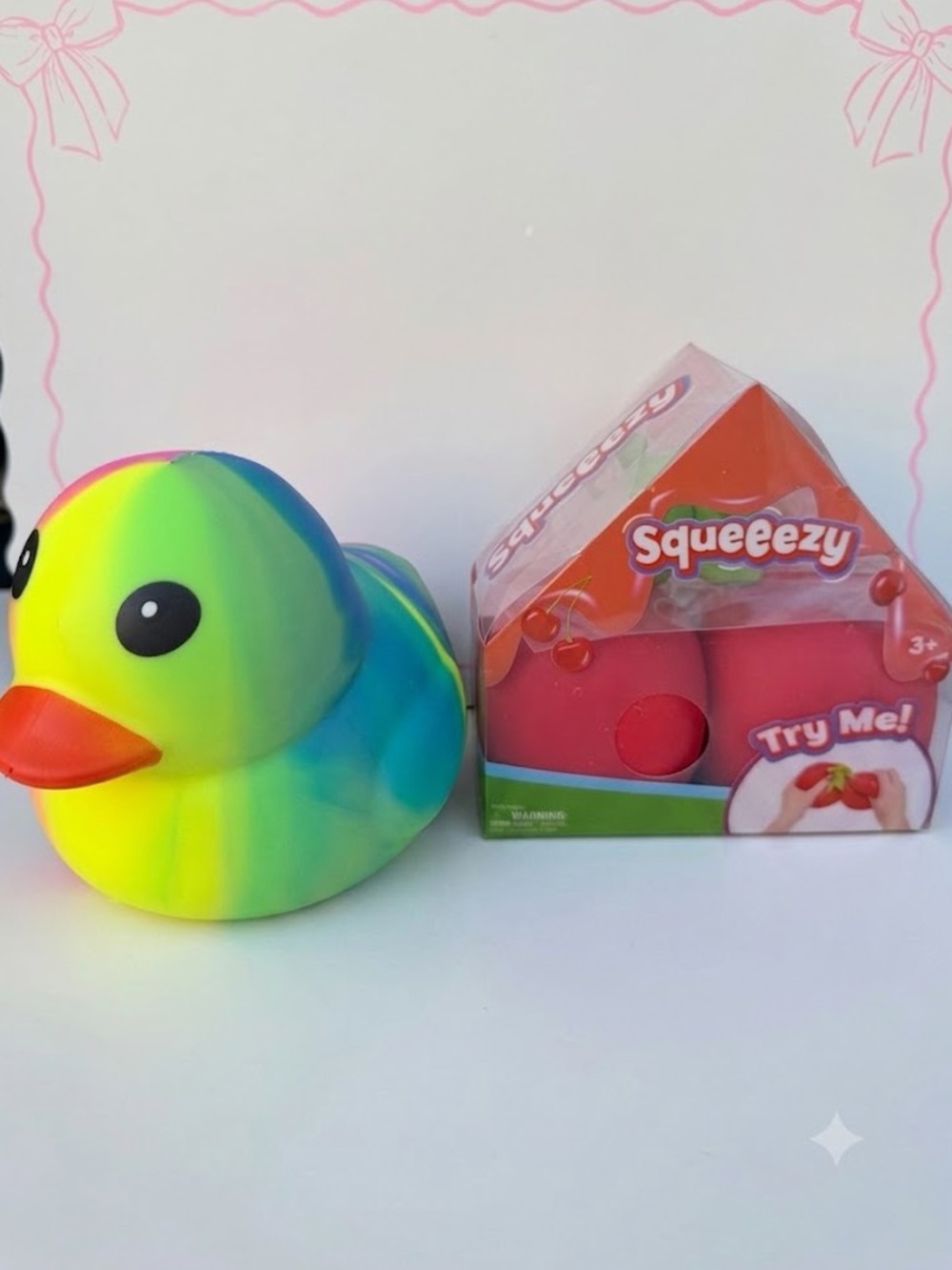 JUMBO Squeezy Duck, JUMBO Squeezy Cherries Set